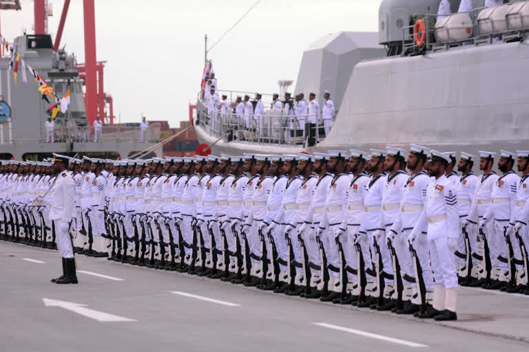 SL Navy personnel test positive COVID-19 among navy personnel SL Navy personnel SL Army Commander Shavendra Silva ശ്രീലങ്ക : ശ്രീലങ്കൻ നാവികസേന കൊവിഡ് 19 ജാവ-എല സുഡുവെല്ല ആർമി കമാൻഡർ ശവേന്ദ്ര സിൽവ