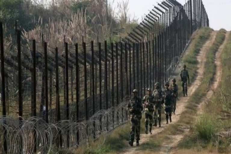 Pakistan violates ceasefire in J-K's Rajouri  നൗഷെറ മേഘല  രാജൗരി  വെടി നിറുത്തൽ കരാര്‍ ലംഘിച്ച് പാകിസ്ഥാൻ  വെടി നിറുത്തൽ കരാര്‍