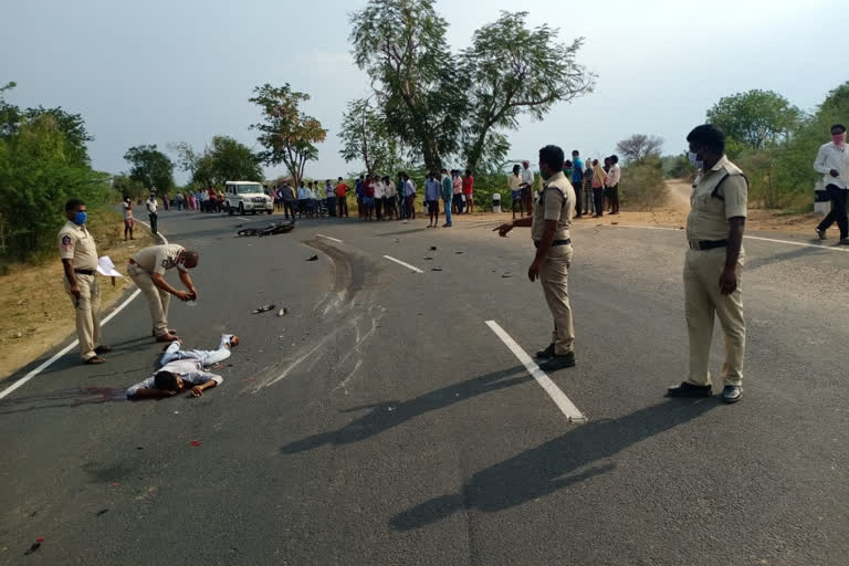 one man died in a road accident at gollapalli