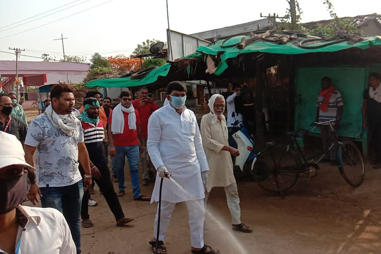 Former minister MLA Pradeep Jaiswal inspected Dongramali of balaghat