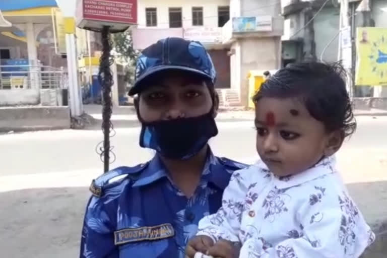 Meet Bihar's 'Corona Warrior' Pooja, doing duty by adopting an 11-month-old baby