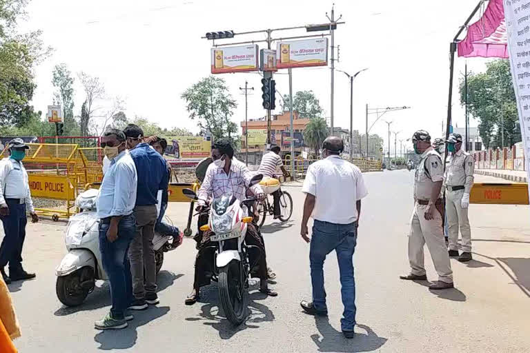 Police will be fined without wearing a mask