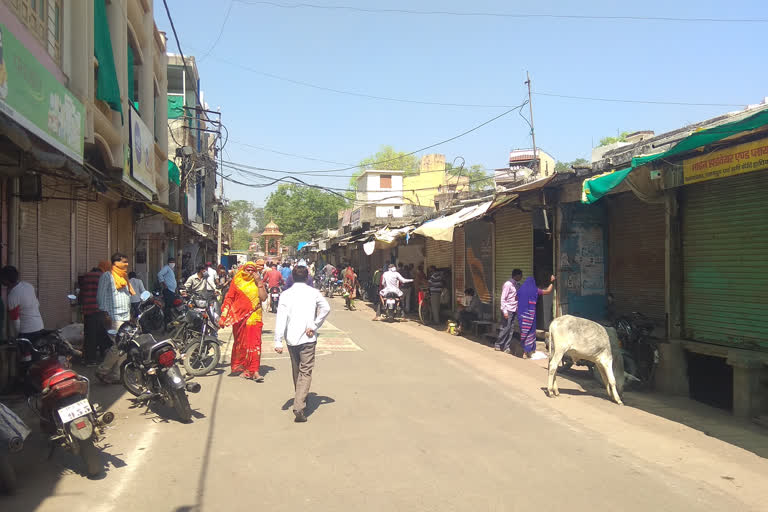 action against shop open on lockdown