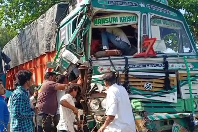 Driver injured in road accident on AB Road in barwani