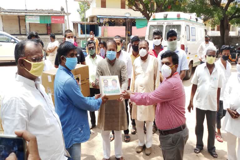 Former minister to distribute 3,000 masks in Muddebihala