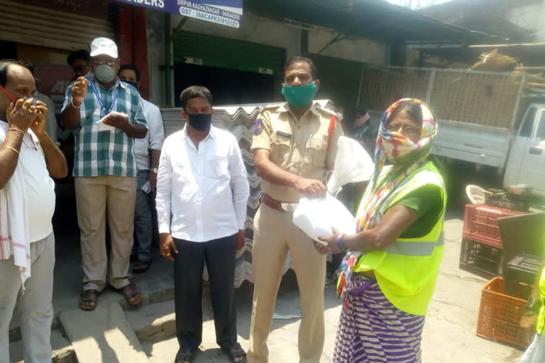 GROCERIES DISTRIBUTION TO SANITATION EMPLOYEES