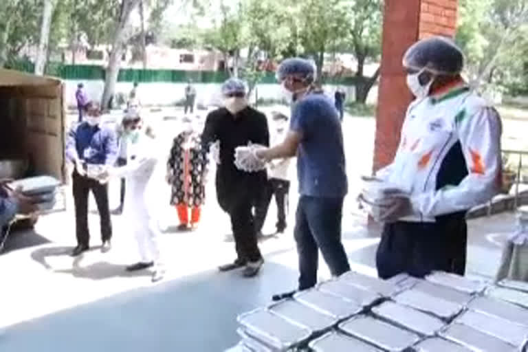 Chandigarh: Joshi Foundation distributed more than 80000 food packets during lockdown