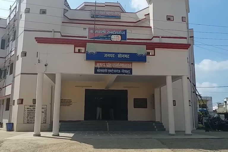 दो चोरों को पुलिस ने किया गिरफ्तार