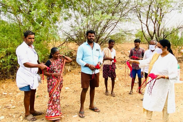 mla distributed masks to shepherds at tippepalli in ananthapuram