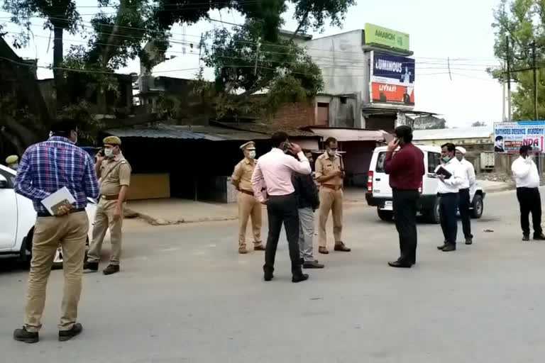 जिलाधिकारी और पुलिस अधीक्षक ने दो तहसिलों का लिया जायजा.