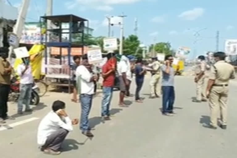 rajam police given punishment to people who came with out mask