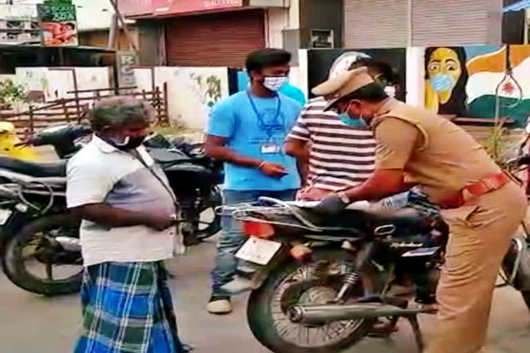 ஊரடங்கை மீறியவர்களின் வாகனம் பறிமுதல்