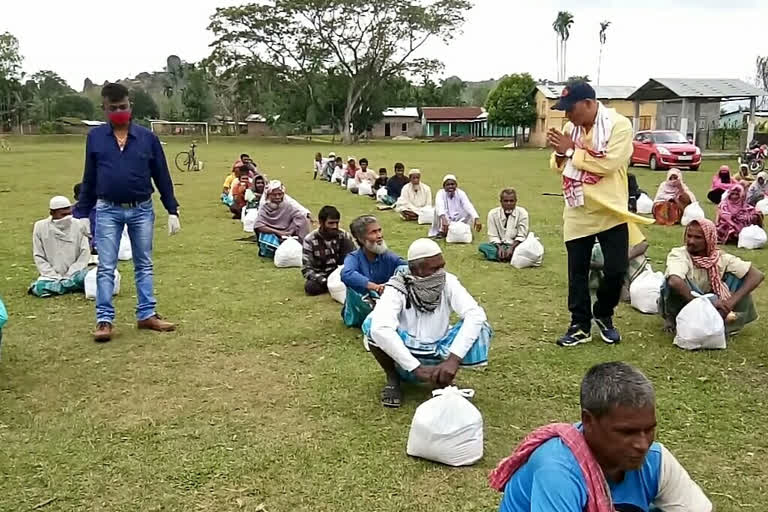 FOOD DISTRIBUTION RAHA AJMAL FOUNDATION OR UPAKAR MANAJMENT SOCITY