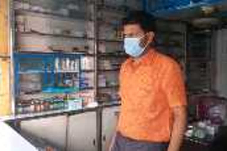 Shopkeepers are not giving medicines in Jamshedpur without doctor prescription