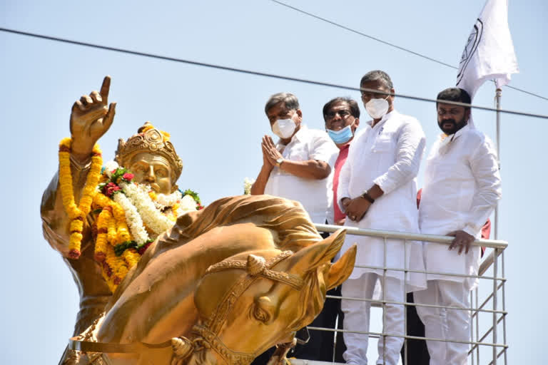 Minister Jagadish Shettar made his presence in Basavajayanthi