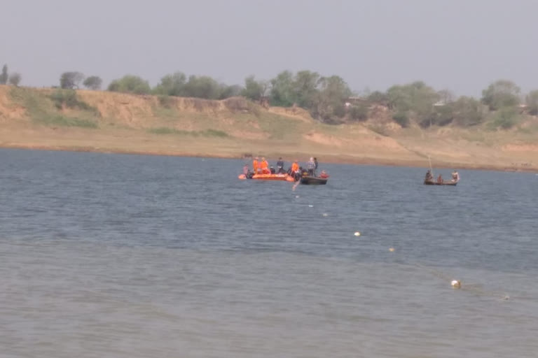 Boat accident  Fatehpur news  Drowning