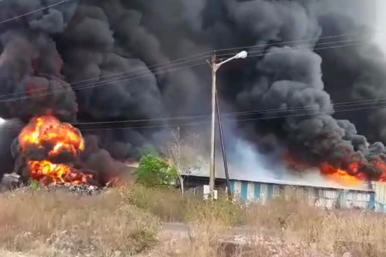 Fire breaks out at electronic goods factory in Maharashtra's Jalgaon