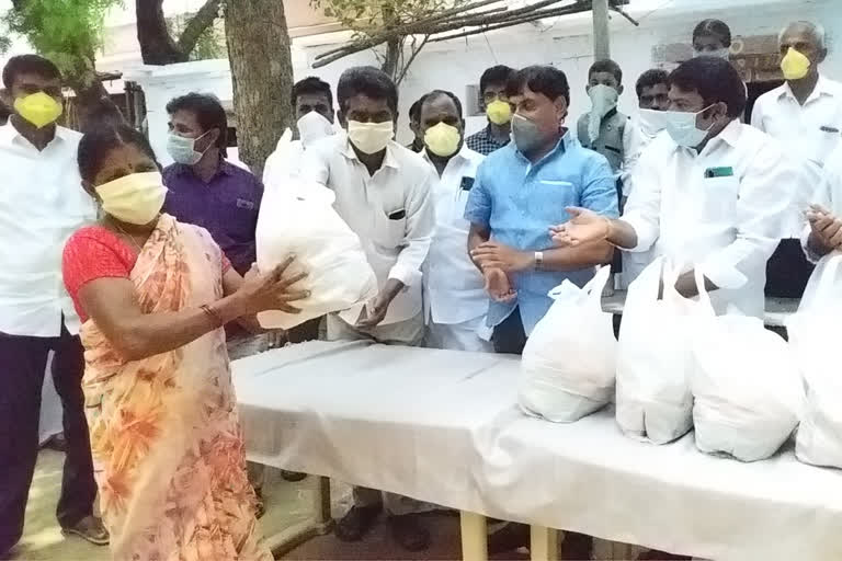 distribution-of-vegetables-to-poor-families-in-kadapa-district