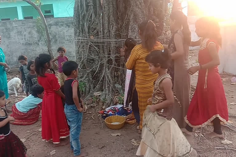 On the occasion of akshaya tritiya, children organized Gudda - Gudiya wedding