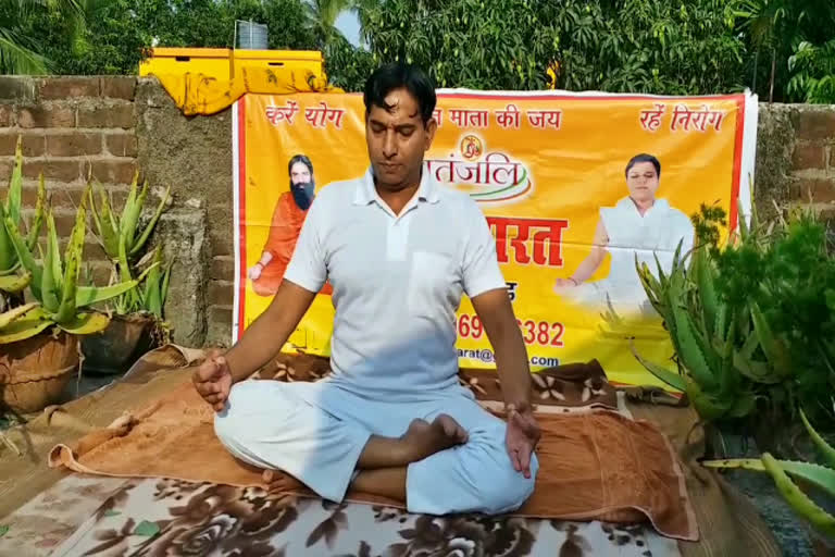 yoga guru has special talk with etv bharat