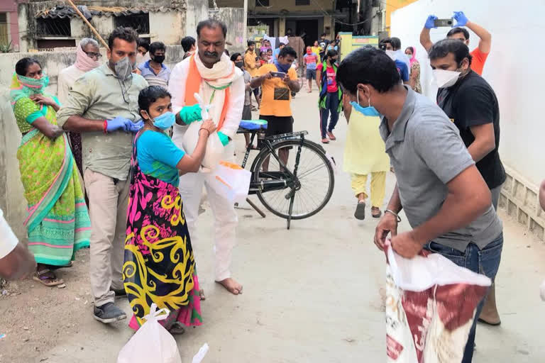 groceries distribution to migrant labors in rangareddy district