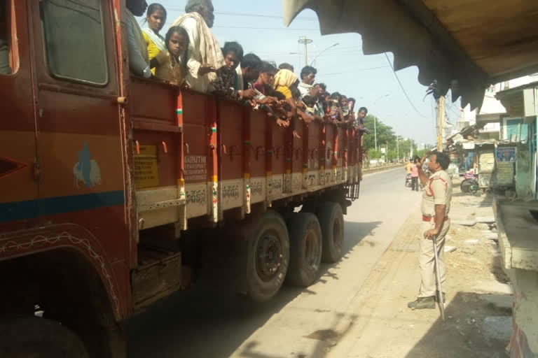 police helps to migrant labours at giddalurur prakasam district