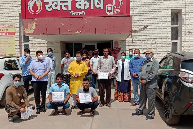 Youth donated blood in Bhiwani