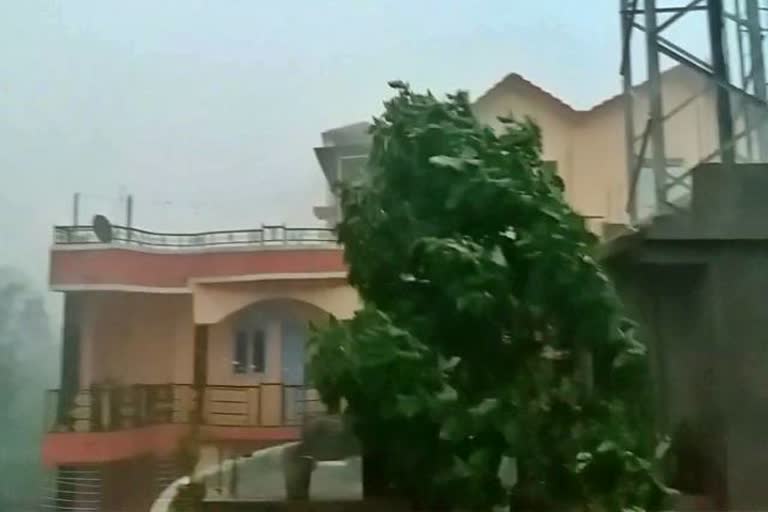 raining in many areas of Ranchi