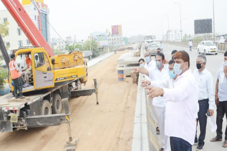 Hyderabad Mayor Bonthu Rammohan inspects Kukatpally flyover works