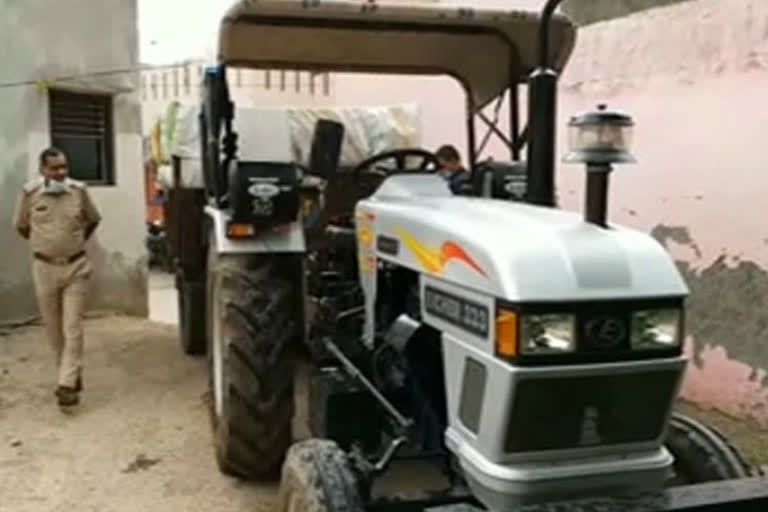 palwal police caught illegal wheat crop of UP in anaj mandi