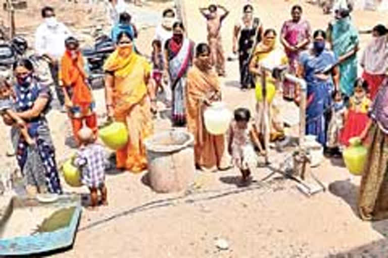 maidhukuru women protest for water