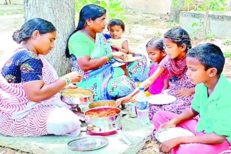 no special place to eat food at government hospitals