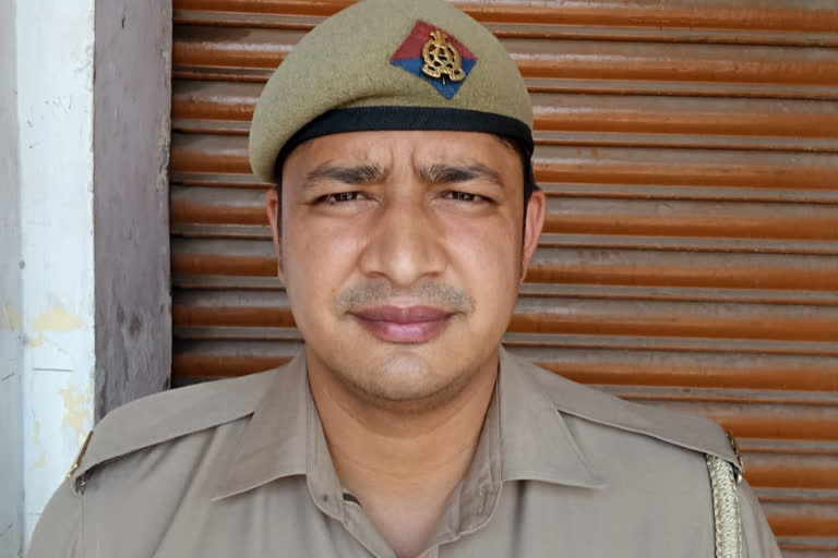 Policeman gets rewarded for checking DM's car in UP