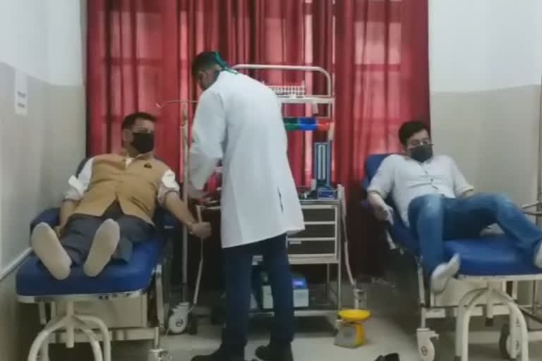 kullu mla donate blood on birthday