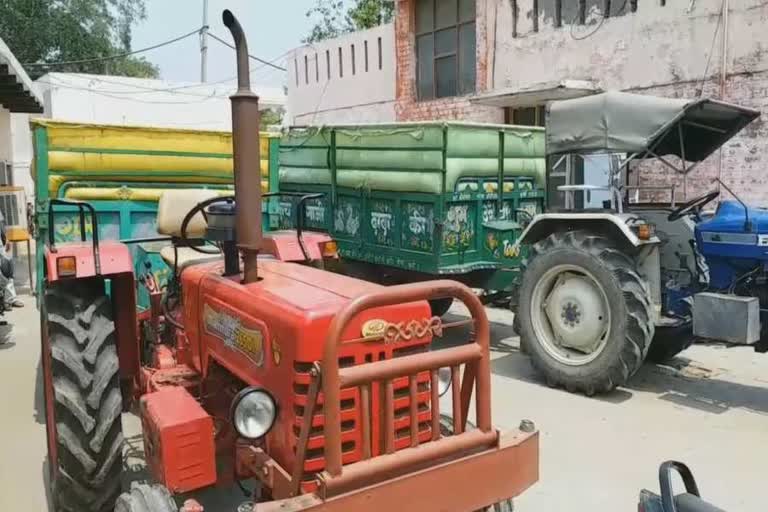 palwal police seized four tractors from up haryana border