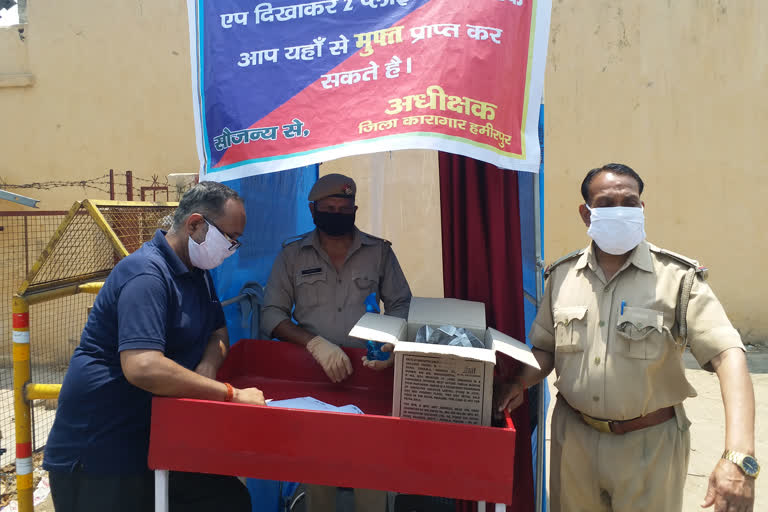 Prisoners  Make Face Masks in hamirpur