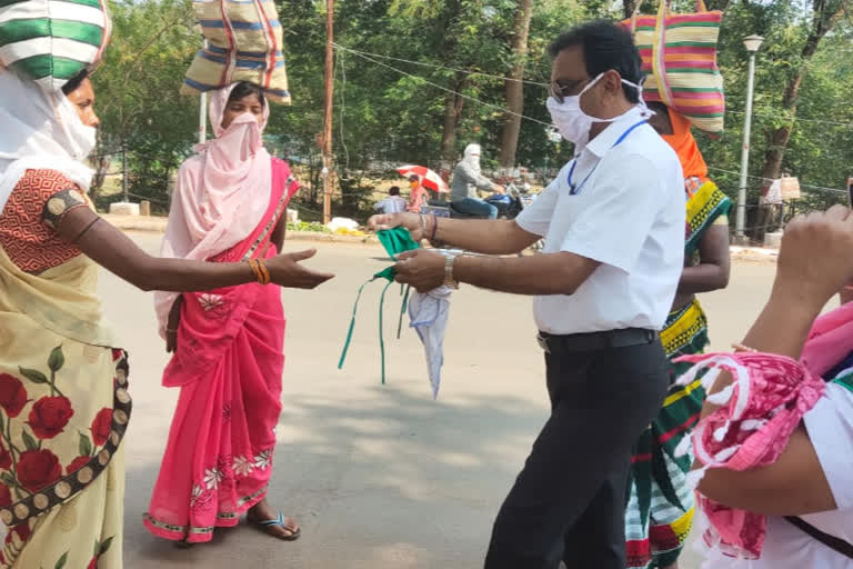 Scout guide team made masks and distributed in market