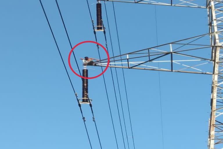 Man jumped from electric tower