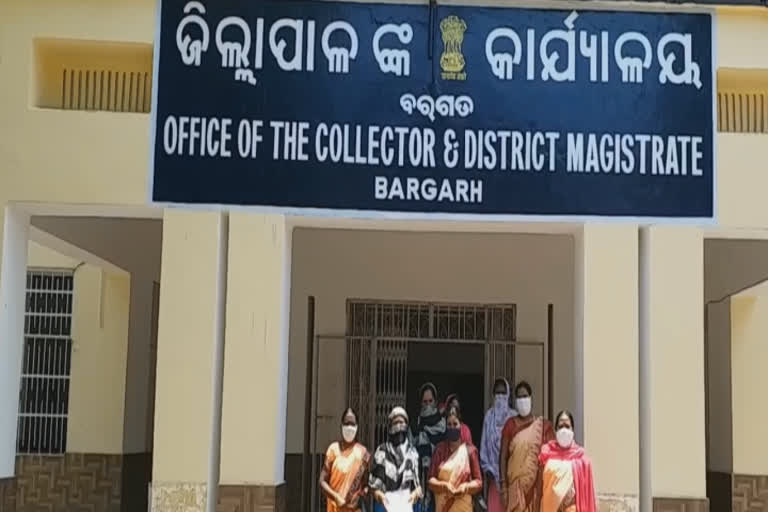 ରାଜ୍ୟ ସରକାରଙ୍କୁ ସହାୟତା ରାଶି ପ୍ରଦାନ କଲେ ଏସଏସଜି ମହିଳାମାନେ