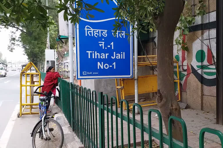 3350-prisoners-released-from-tihar-jail-on-interim-bail-due-to-corona-virus