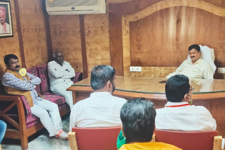 Ramesh Jarakiholi meeting  With senior  BJP leaders