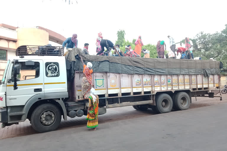 Police stopped workers coming from other states in durg