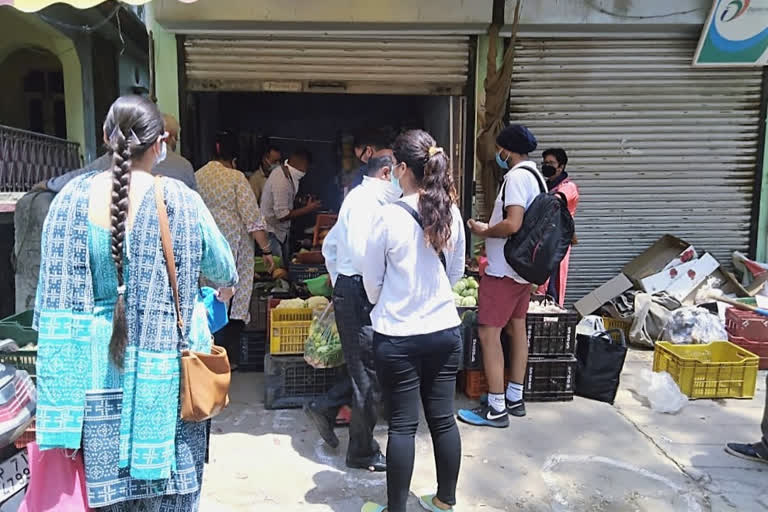 shop sealed in sainwala for violating social distancing