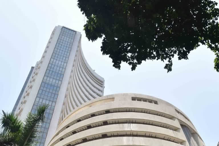 Sensex jumps over 300 points in early trade; Nifty reclaims 9,400