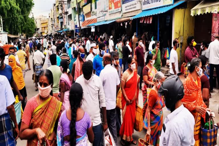 கரோனா ஊரடங்கு  சேலம் கரோனா ஊரடங்கு  சேலம் காய்கறி சந்தை மக்கள் கூட்டம்  காய்கறி சந்தை மக்கள் கூட்டம்  over crowd in salem markets  Corona Curfew  Salem Corona Curfew  Salem Vegetable Market People Crowd