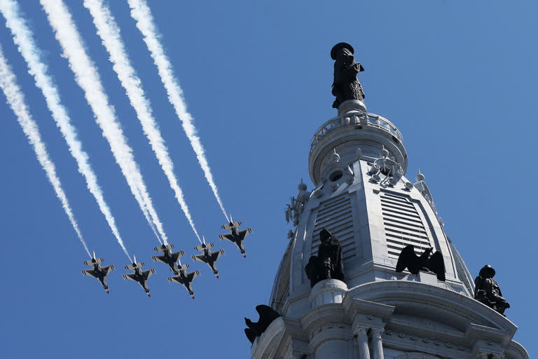 Military planes salute NY medical workers