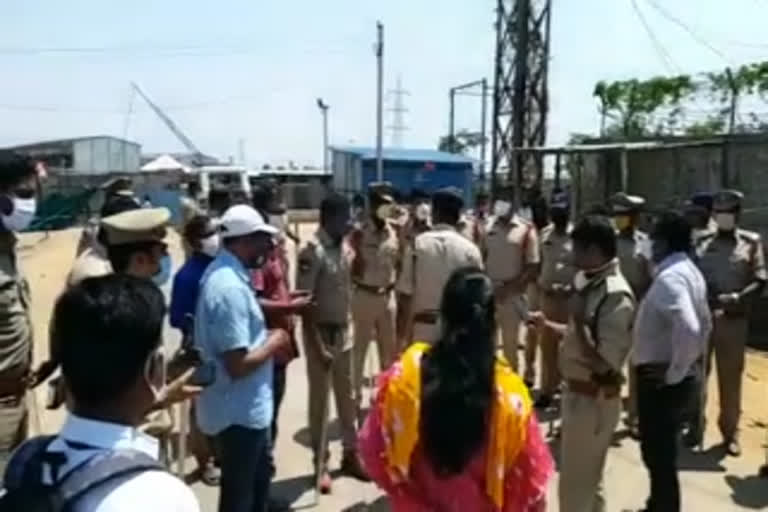 Migrant Labours attack police with stones and sticks at IIT Hyderabad