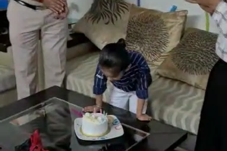 Delhi Police help four-year-old celebrate birthday