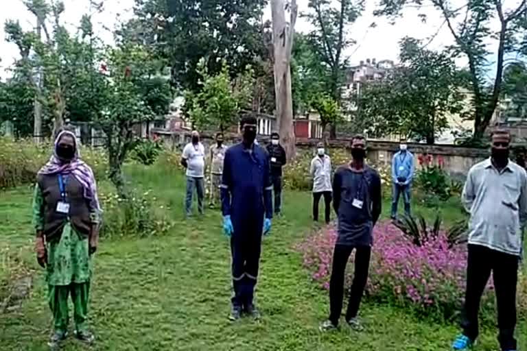 cleaning workers warned to stop work in bilaspur