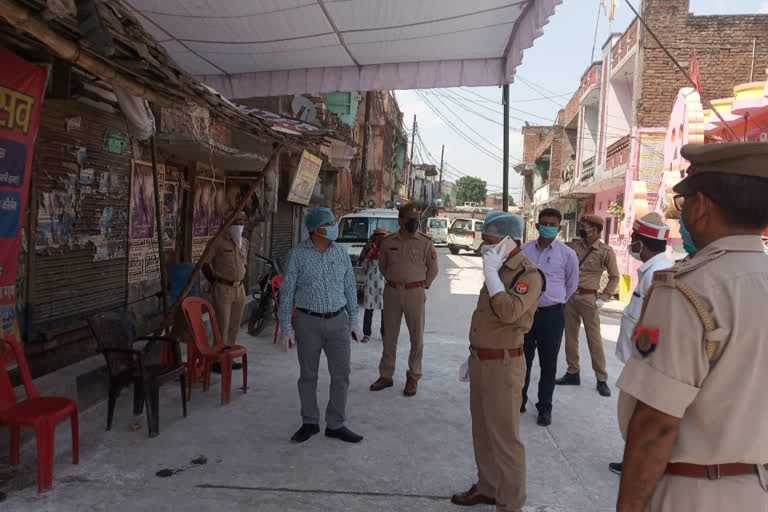 पुलिस-प्रशासन ने किया निरीक्षण.